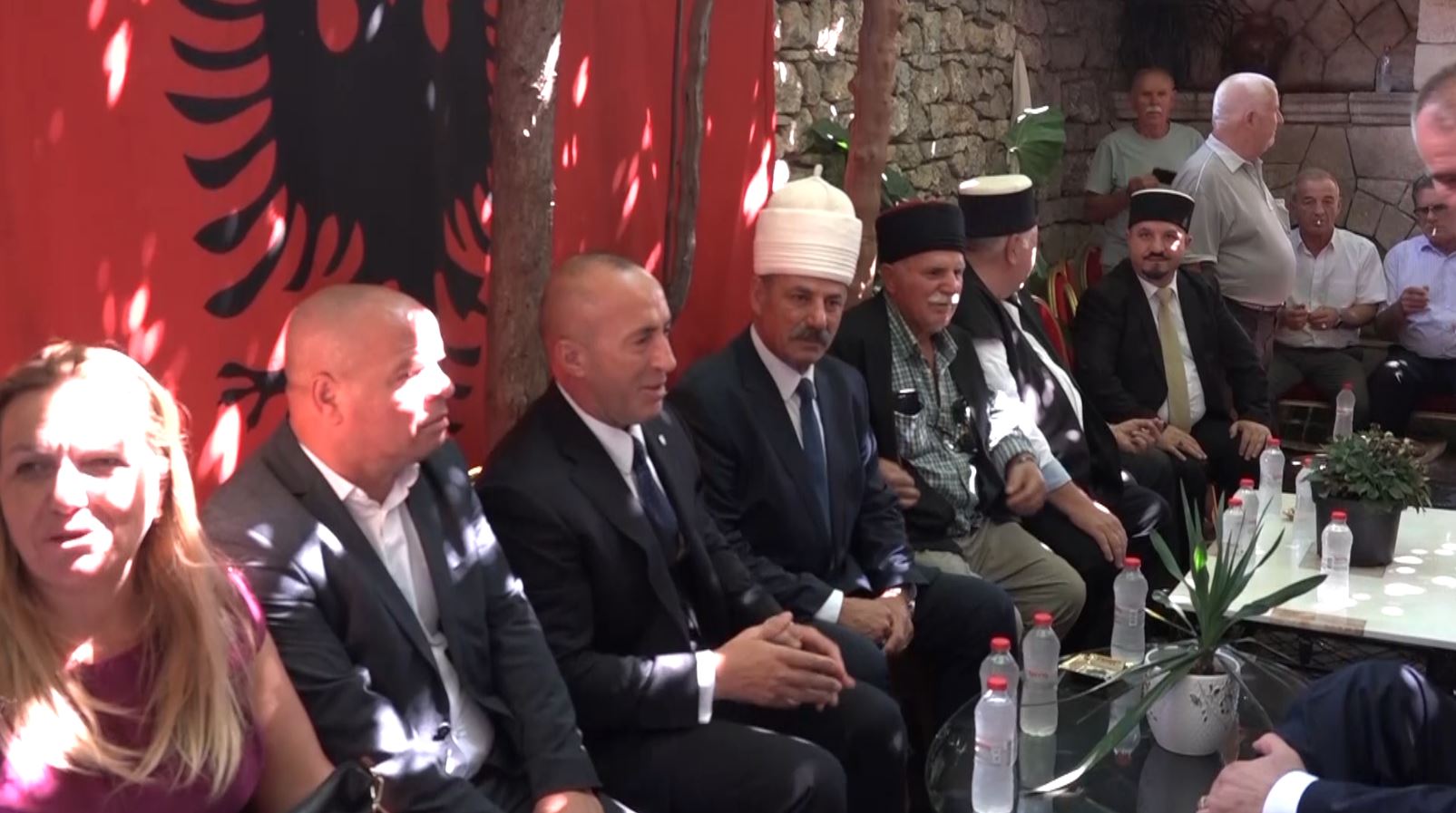 Analistët: Ramush Haradinaj po shkel kushtetutën, tashmë është ish-kryeministër