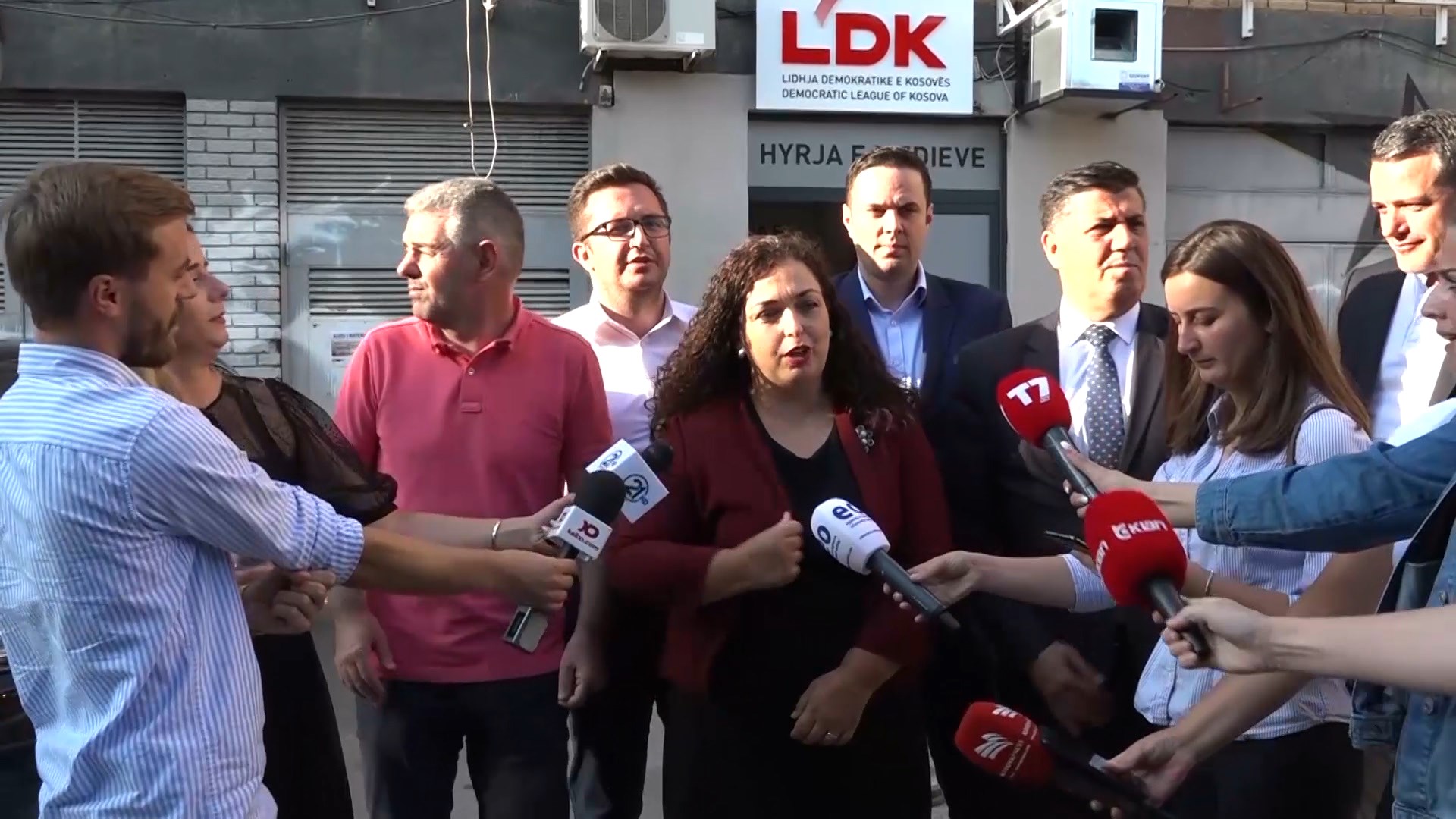 Kosovë, ende asnjë marrëveshje mes Vetëvendosjes dhe LDK-së