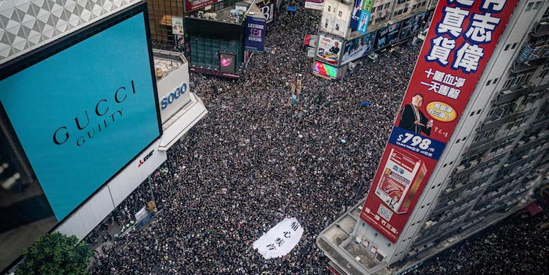 Hong Kong, dhjetëra mijëra në manifestimin e radhës