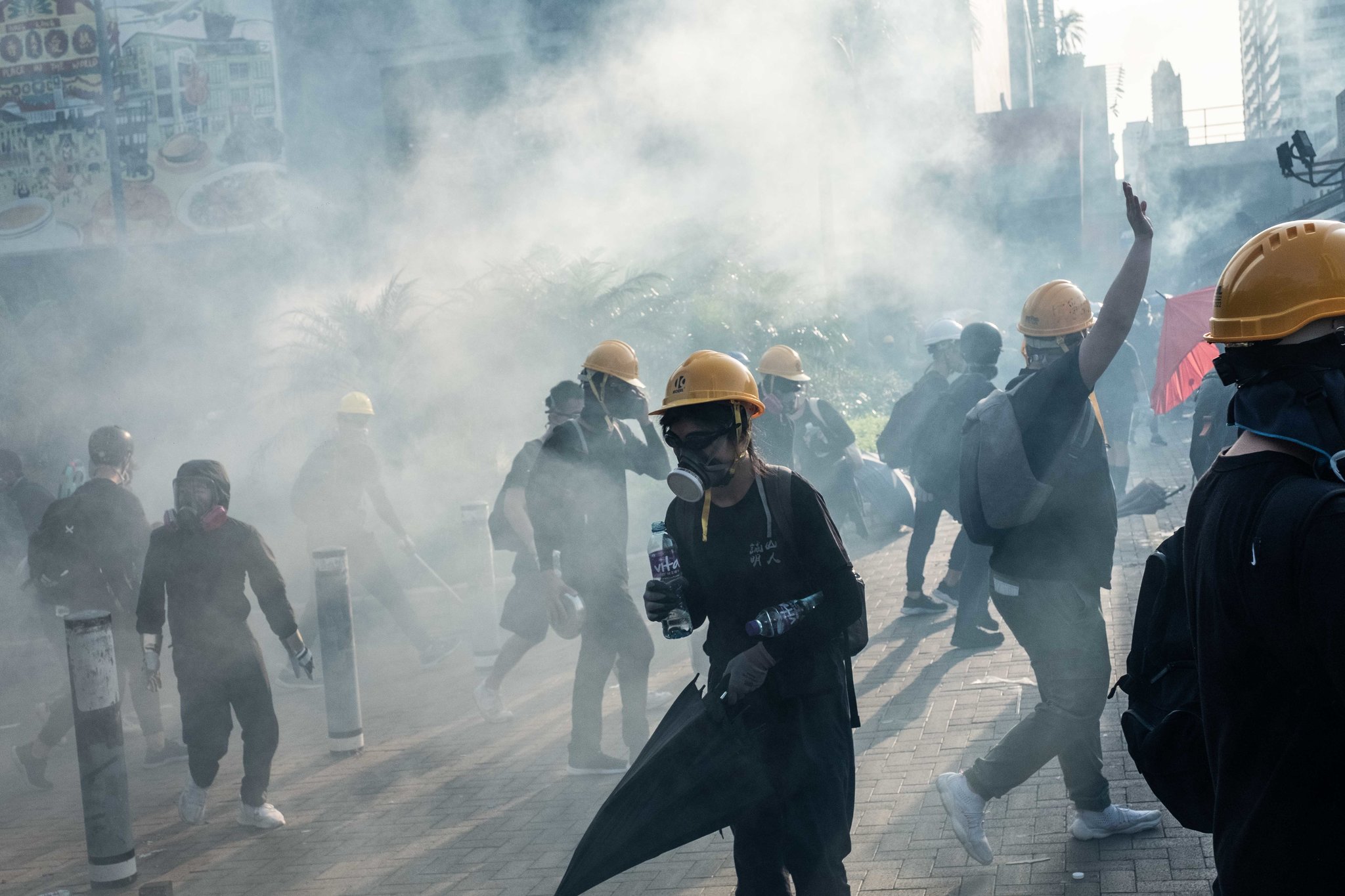 Hong Kong, pas protestave vijnë grevat masive