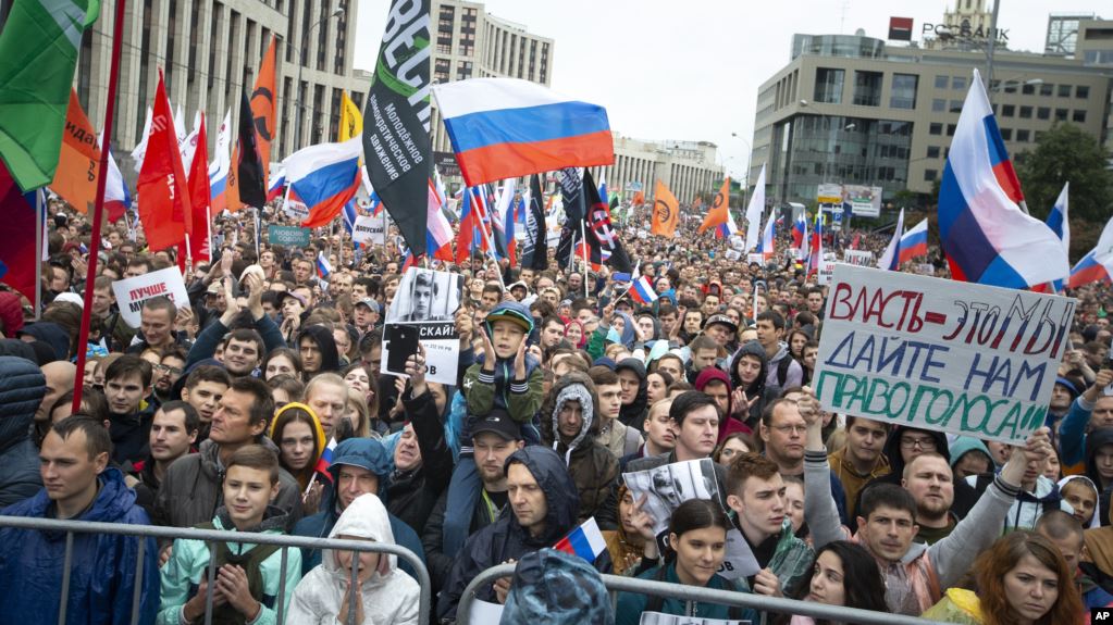 Rusia minimizon rëndësinë e protestave në Moskë