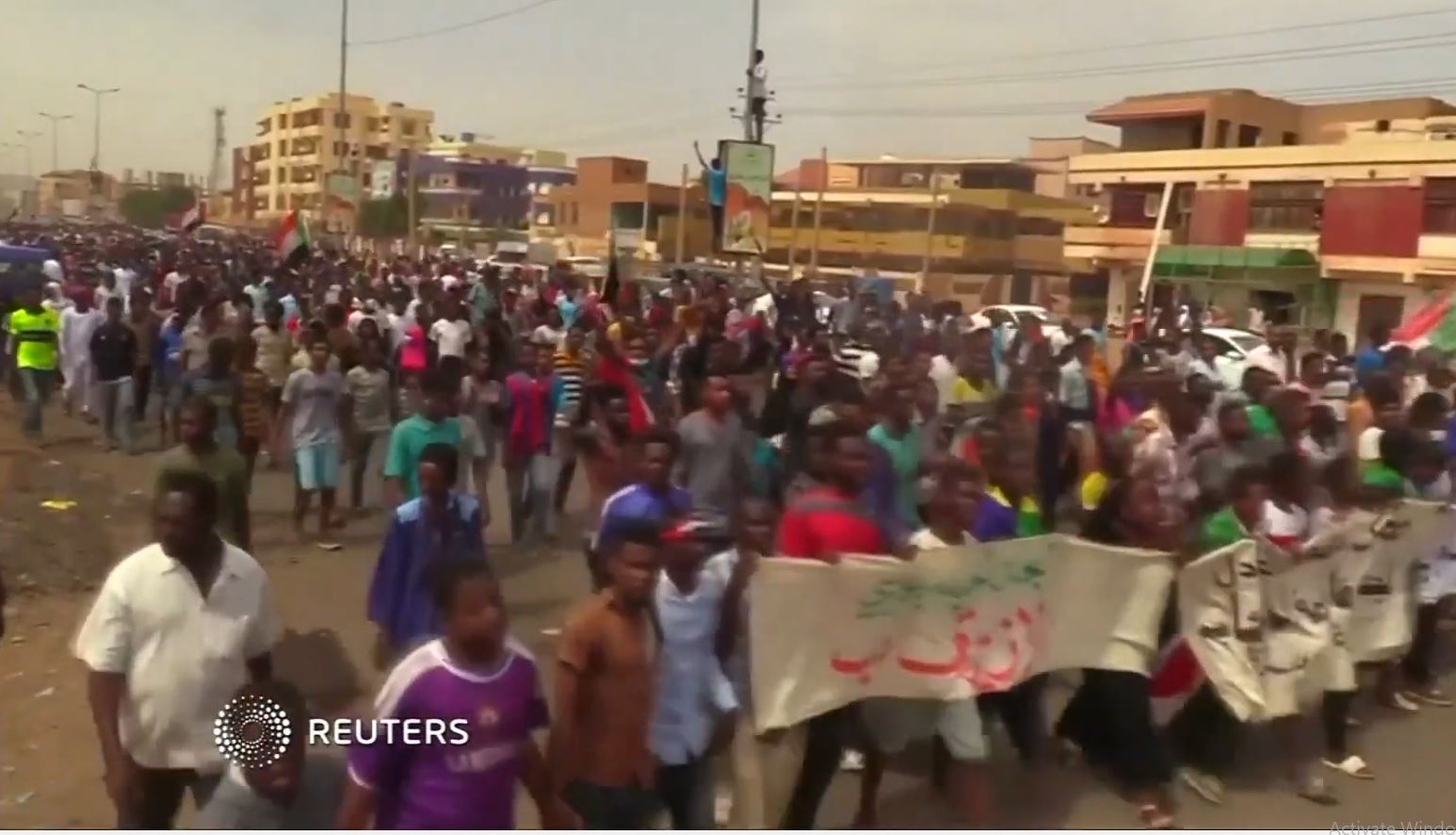 Arrihet marrëveshja në Sudan, ushtarakët i kalojnë pushtetin civileve