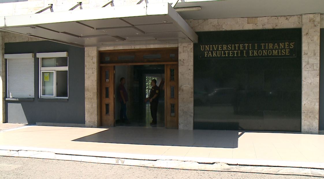 Nis me 2 Shtator raundi i parë i regjistrimeve në universitet