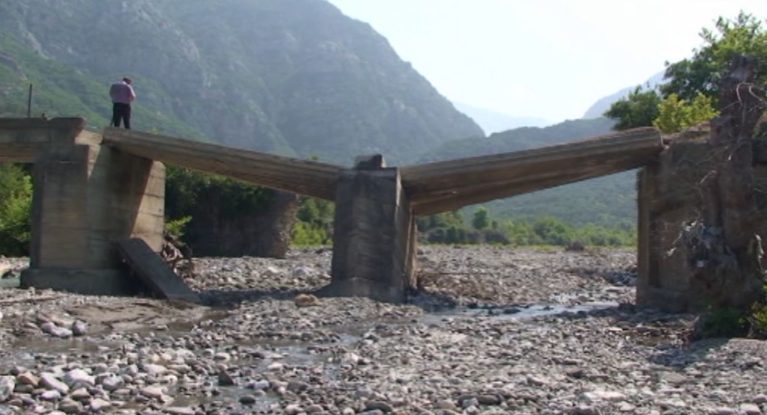 Krujë, fshati dy vjet i izoluar nga ura e Drojës