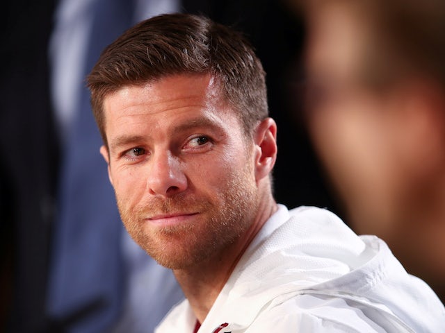 Xabi Alonso do të bëhet “krahu i djathtë” i Gerrard tek Aston Villa