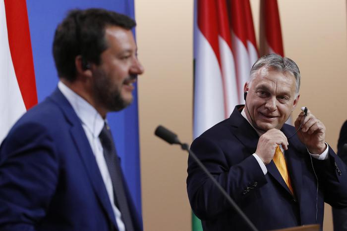 Hungaria si Salvini mbi emigrantët: Hapja e porteve të Italisë për të botën është çmenduri