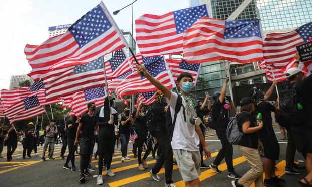 “Shpëtoni Hong Kongun”, protestuesit i kërkojnë ndihmë Trump