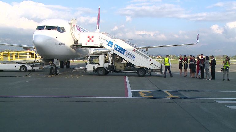 “Air Albania” kryen fluturimin e parë drejt Italisë me “Migjenin”