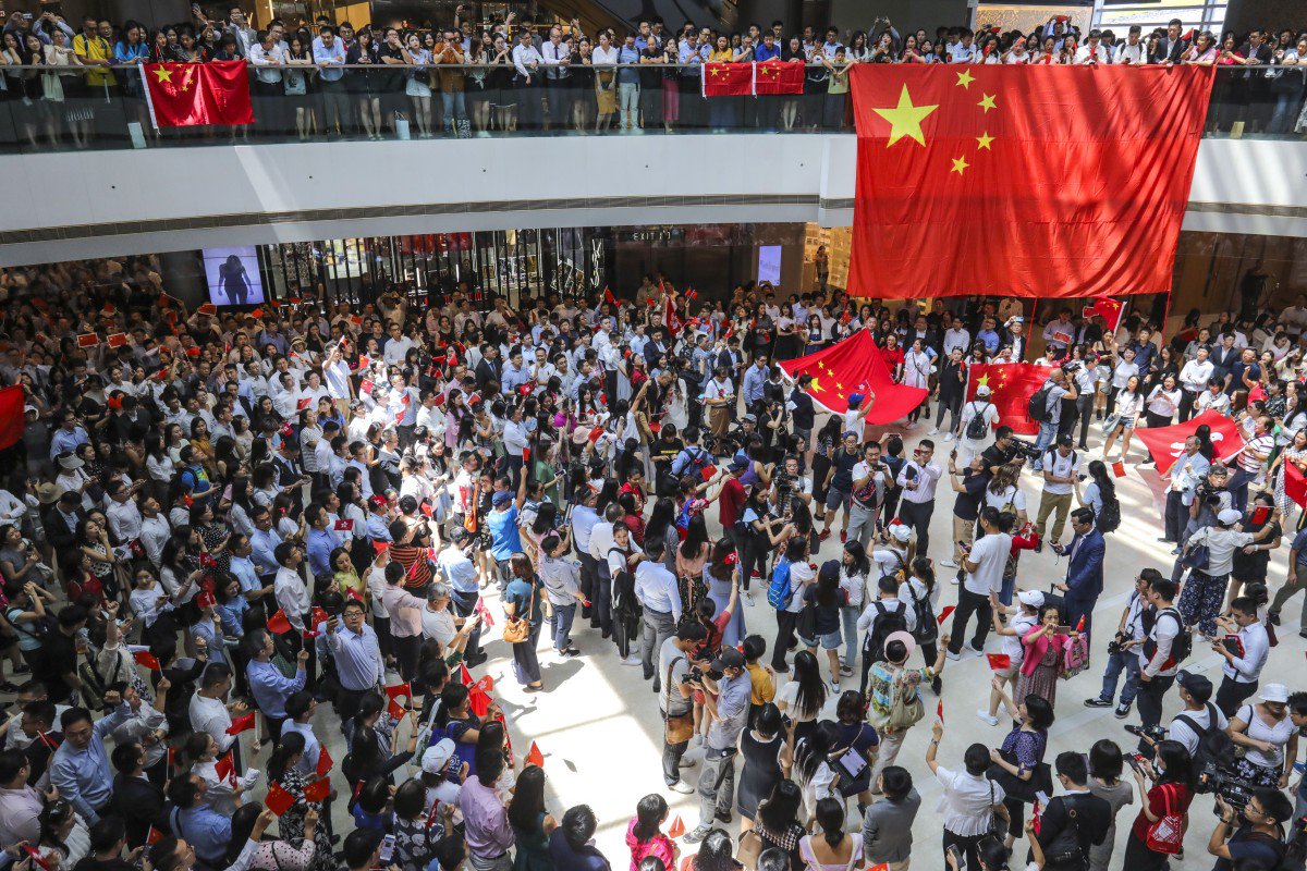 Protesta pro Pekinit në Hong Kong