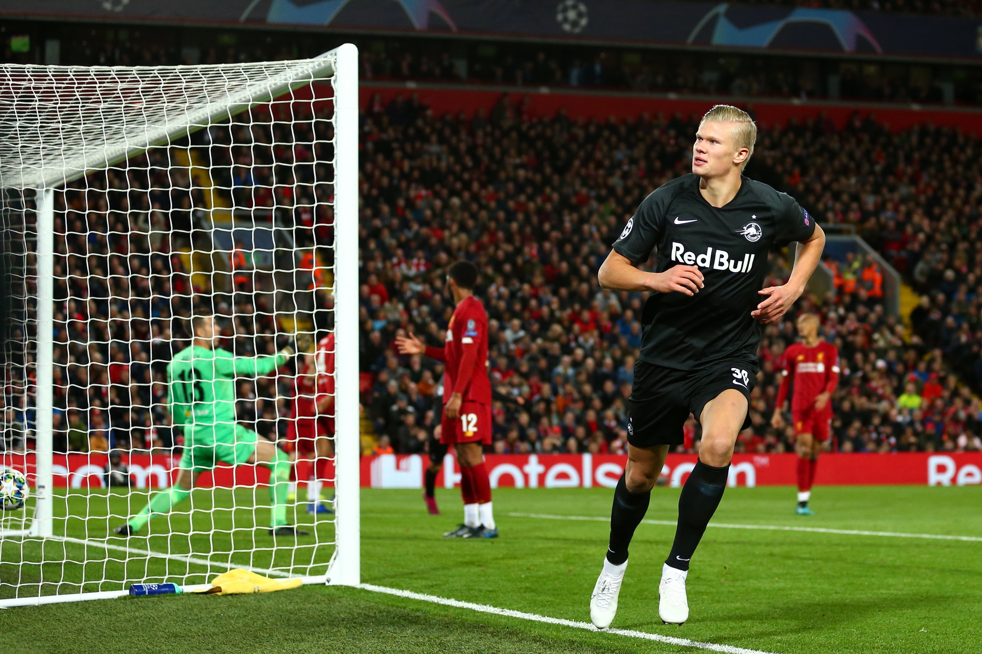 VIDEO | Çmenduri në Anfield, Liverpool “dridhet” përballë Salzburg