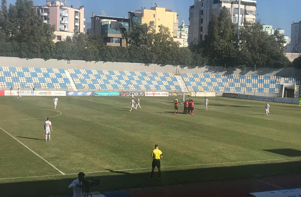 Shqipëria tregon forcën ndaj Polonisë, Muçi lideri