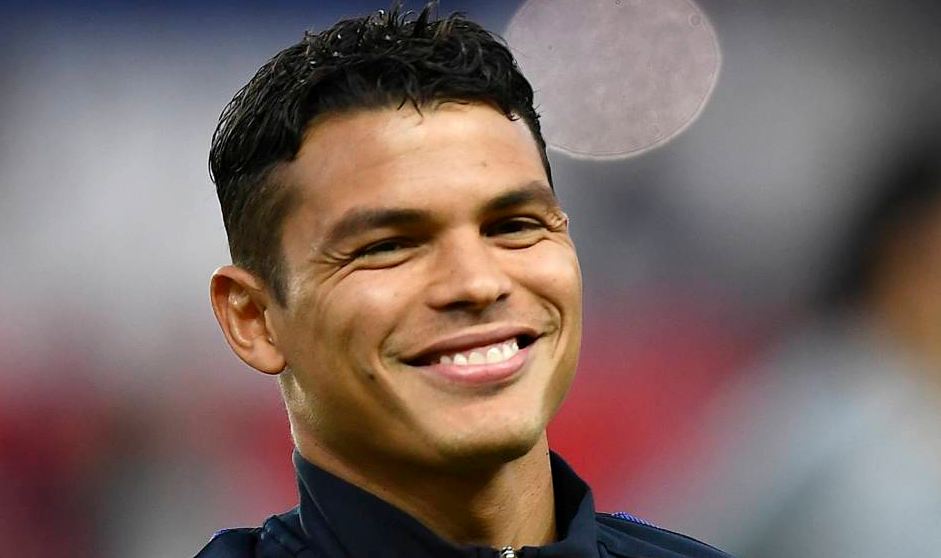 E ardhmja dhe rinovimi, Thiago Silva sqaron situatën