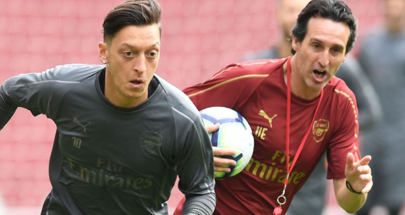 Unai Emeri flet troç: Ozil nuk e meriton të jetë pjesë e Arsenalit!