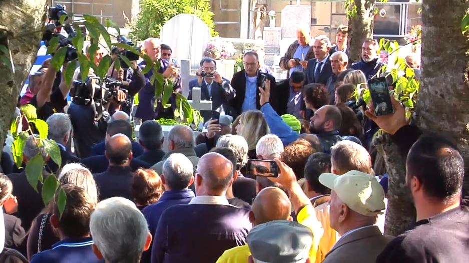 Të pranishëm edhe politikanë në ceremoninë përkujtimore, thirrje të dhunshme nga nëna e Kacifas