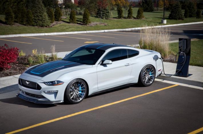 Del Mustang Lithium, “bisha” me motor elektrik 900 kuaj fuqi