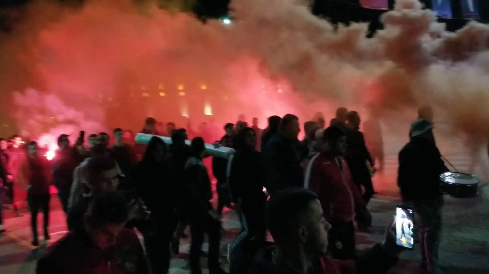 VIDEO | Marshim i TKZ dhe Plisa, çfarë atmosfere pranë stadiumit!