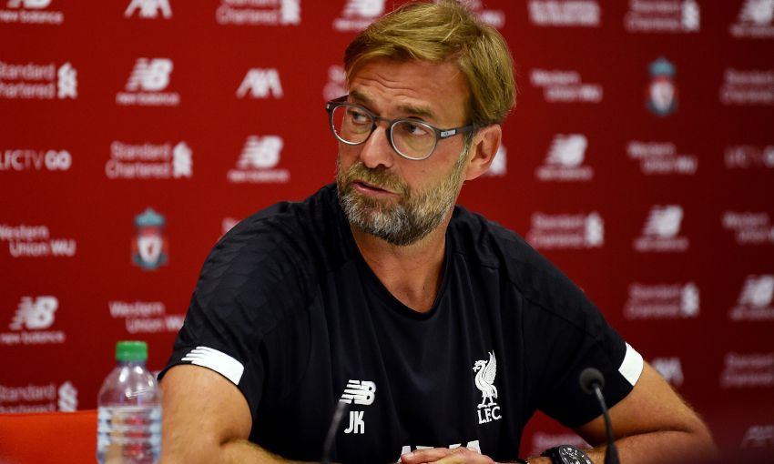 VIDEO | “Është punë m***”, Klopp kapet me përkthyesin në konferencë