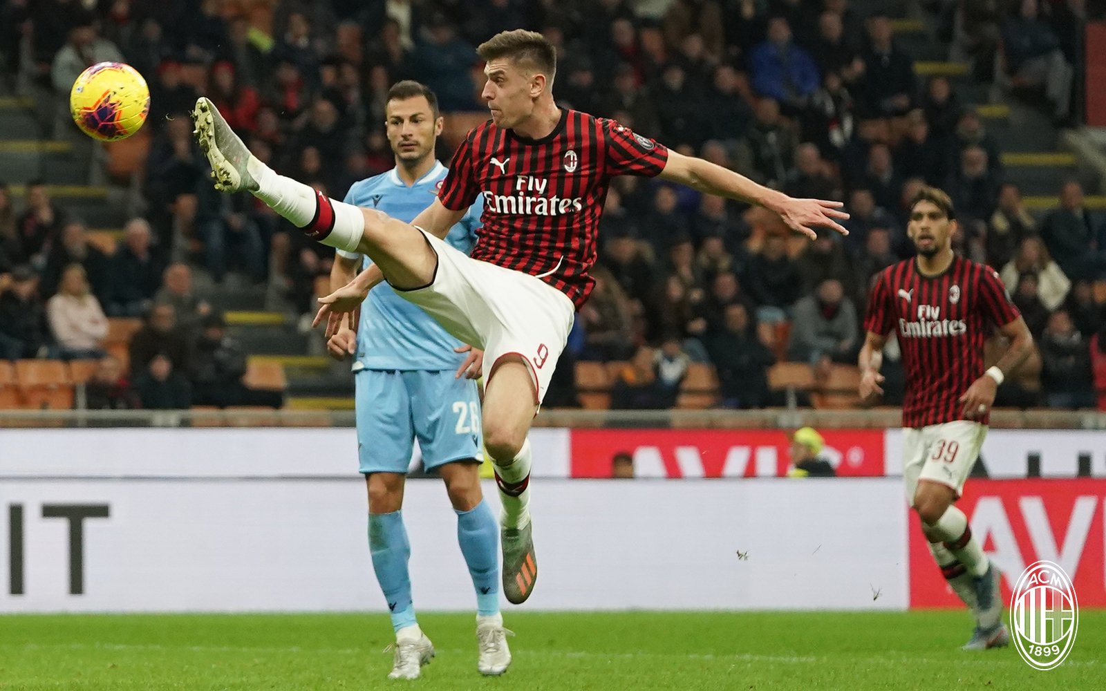 VIDEO | Tjetër humbje për Milanin, Lazio e thyen në San Siro!