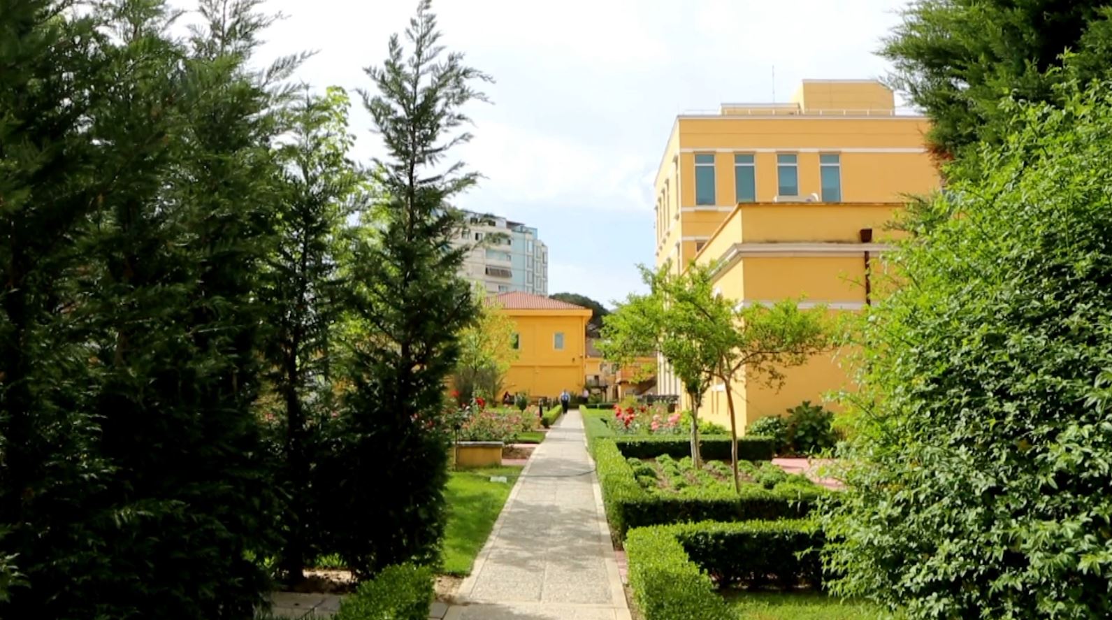 Mashtrimi me vizat për në SHBA, ambasada në Tiranë me agjentë të posaçëm për të luftuar korrupsionin