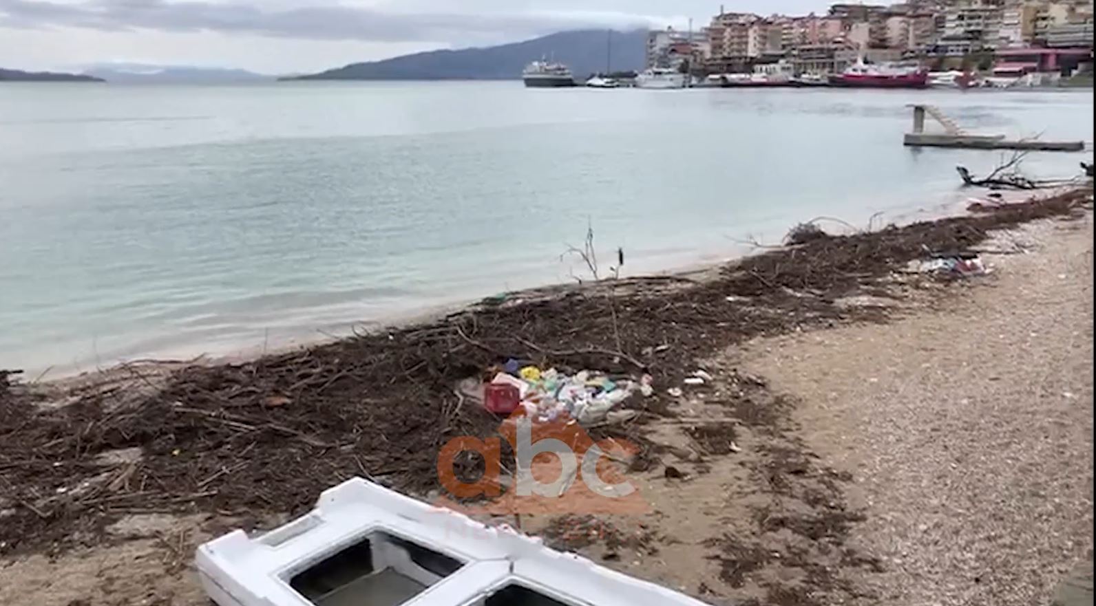 “Katastrofë” mjedisore në Sarandë