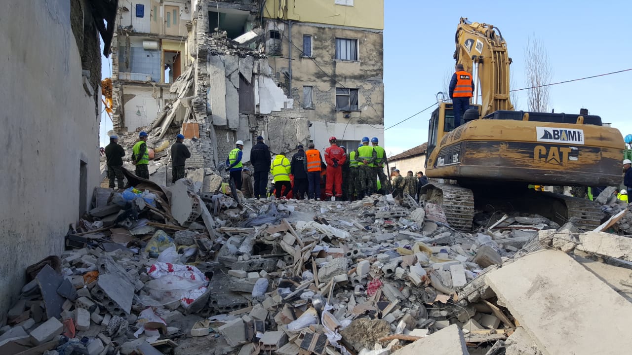 Tragjike, nxirren pa jetë trupat e Pëllumb dhe Çelike Gregut: Sot ndërroi jetë Saimiri