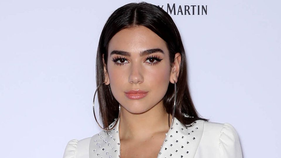 Dua Lipa reagon më në fund për Shqipërinë