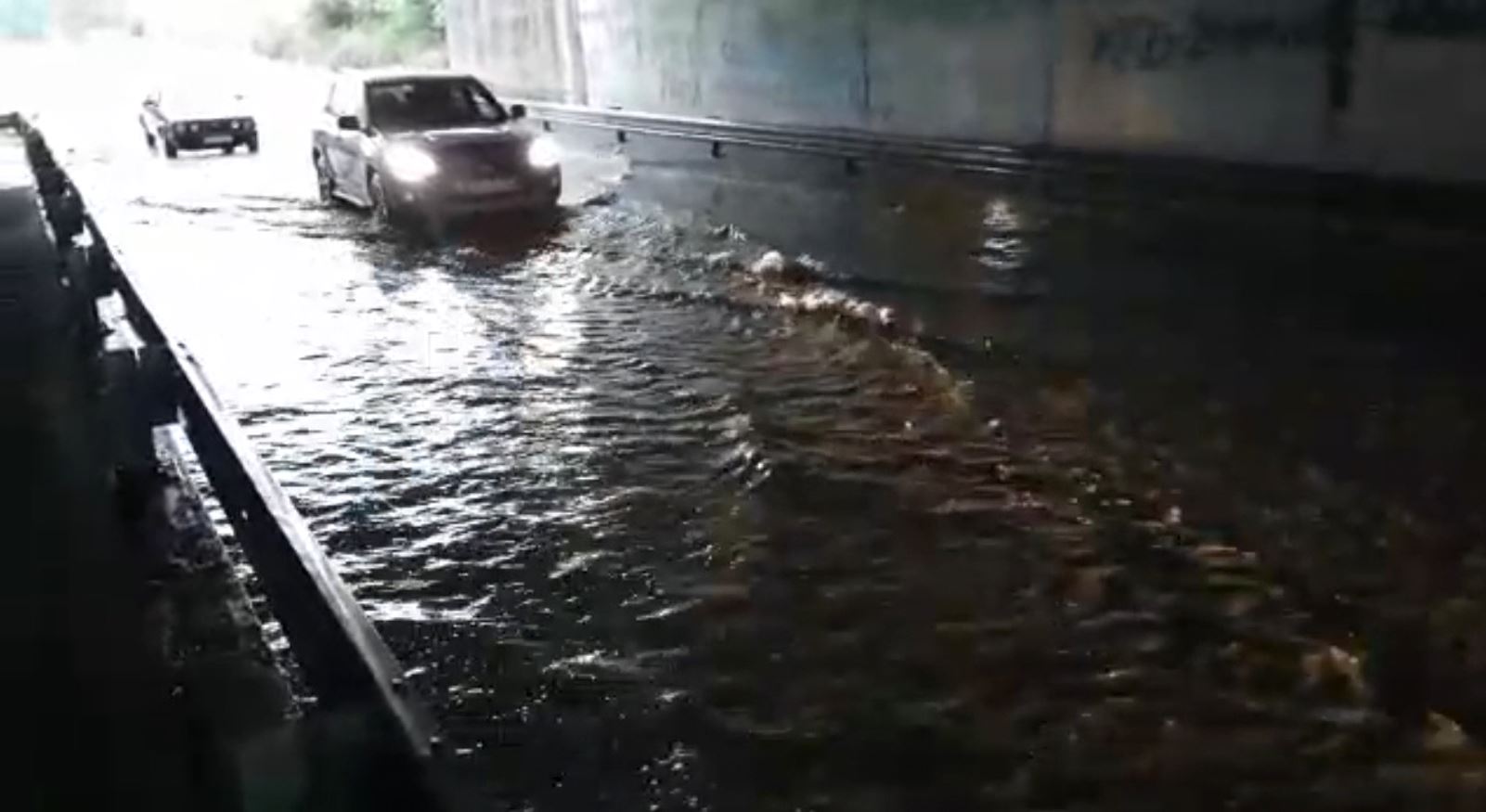 Reshjet në Kurbin, përmbytet nënkalimi në Fushë Mamurras