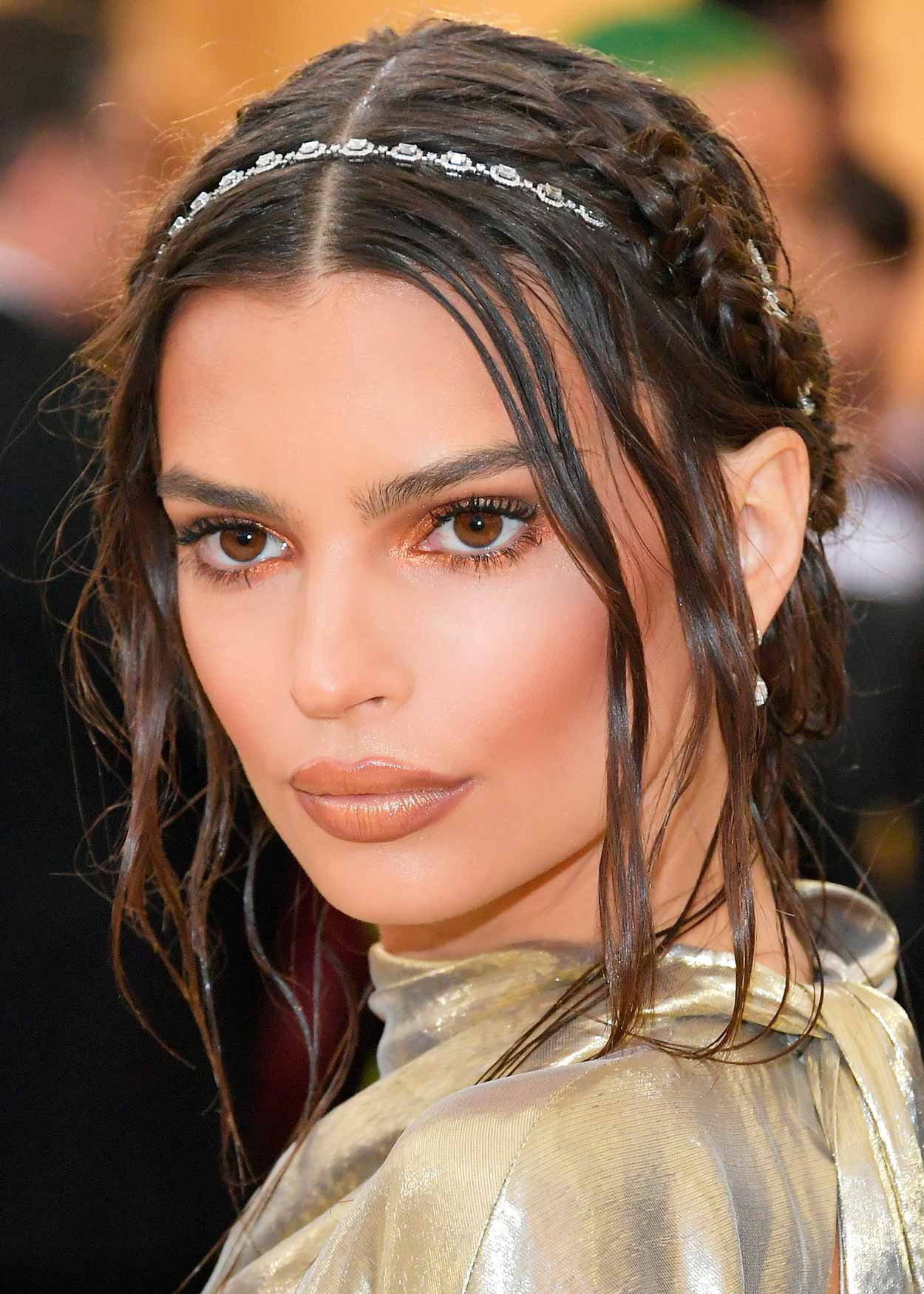 Emily Ratajkowski në një “lidhje të ndërlikuar” me të qënurit seksi