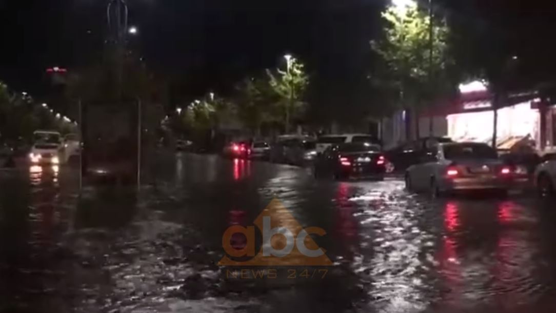 VIDEO/ Përmbytje në Vlorë, qyteti nën “pushtetin” e ujit