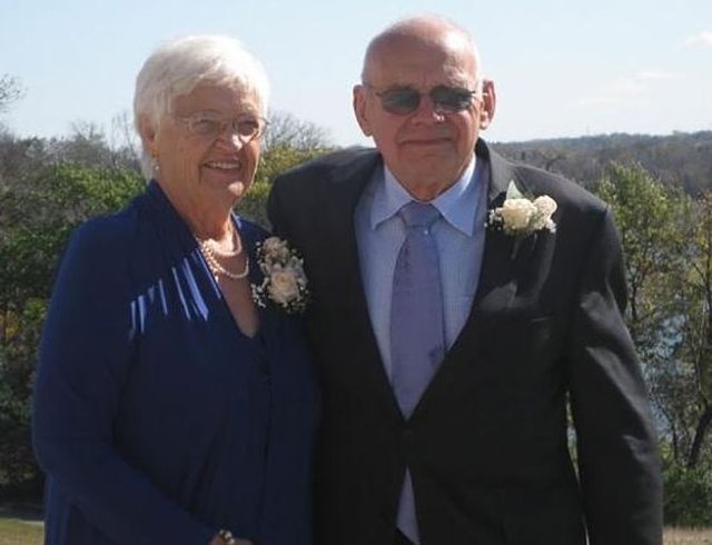 Çifti vdes paqësisht me një ditë diferencë