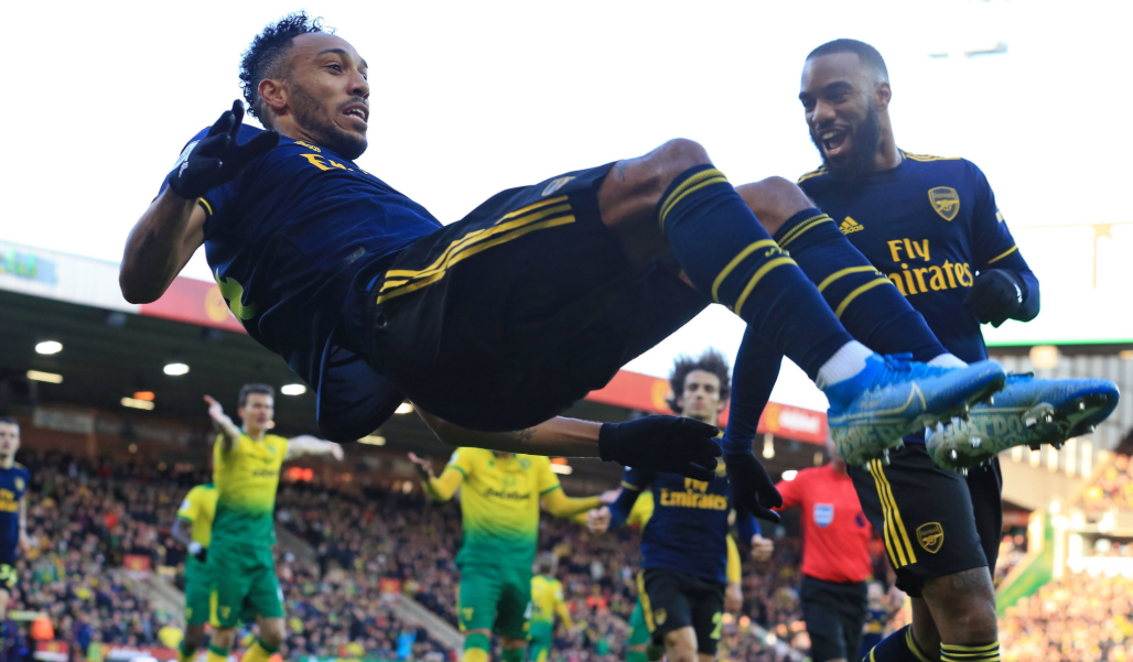 VIDEO | Heroi i Arsenalit, Aubameyang shpëton “Topçinjtë”