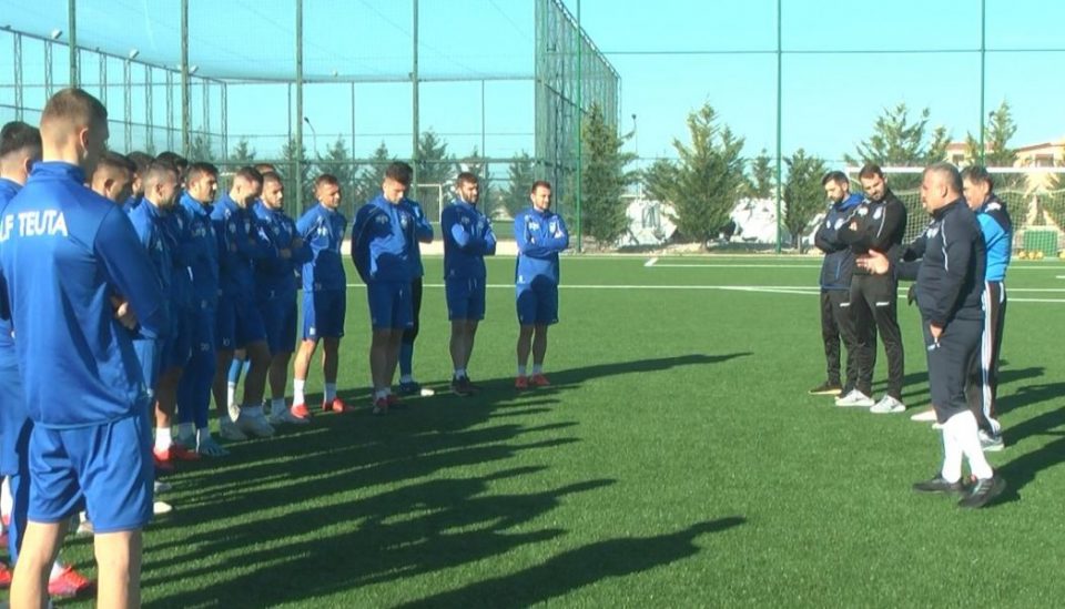 Faza përgatitore në Durrës, Teuta kërkon një goleador