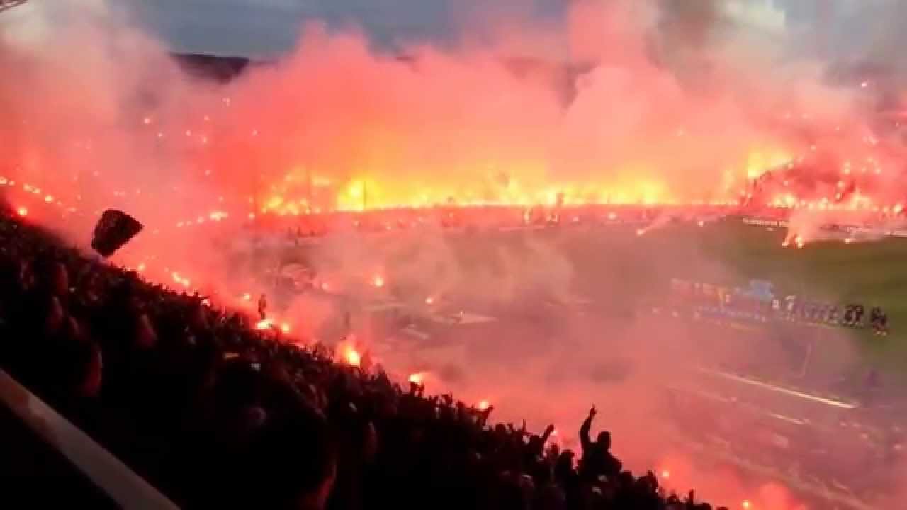 VIDEO | Derbi më i ashpër në Greqi, shijoni pamjet fantastike në Pire