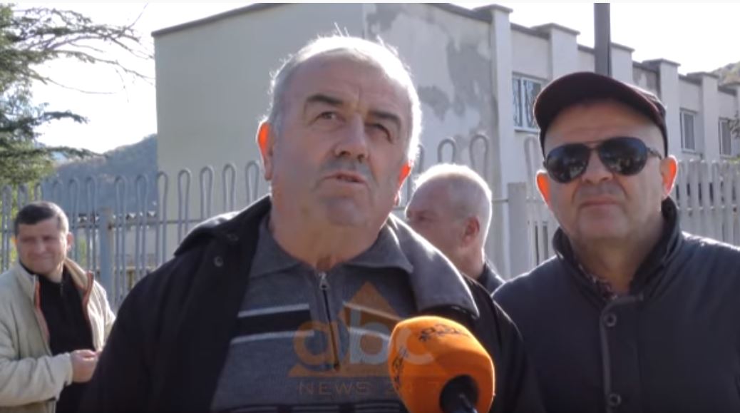 Pezullohet puna në kompani, naftëtarët e Ballshit në protestë: Kemi 3 muaj pa rroga