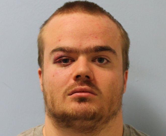 “Doja të dilja në TV”, i riu hedh nga kati i 10-të djalin e mitur