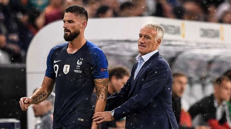 Giroud në merkato, Deschamps e paralajmëron sulmuesin