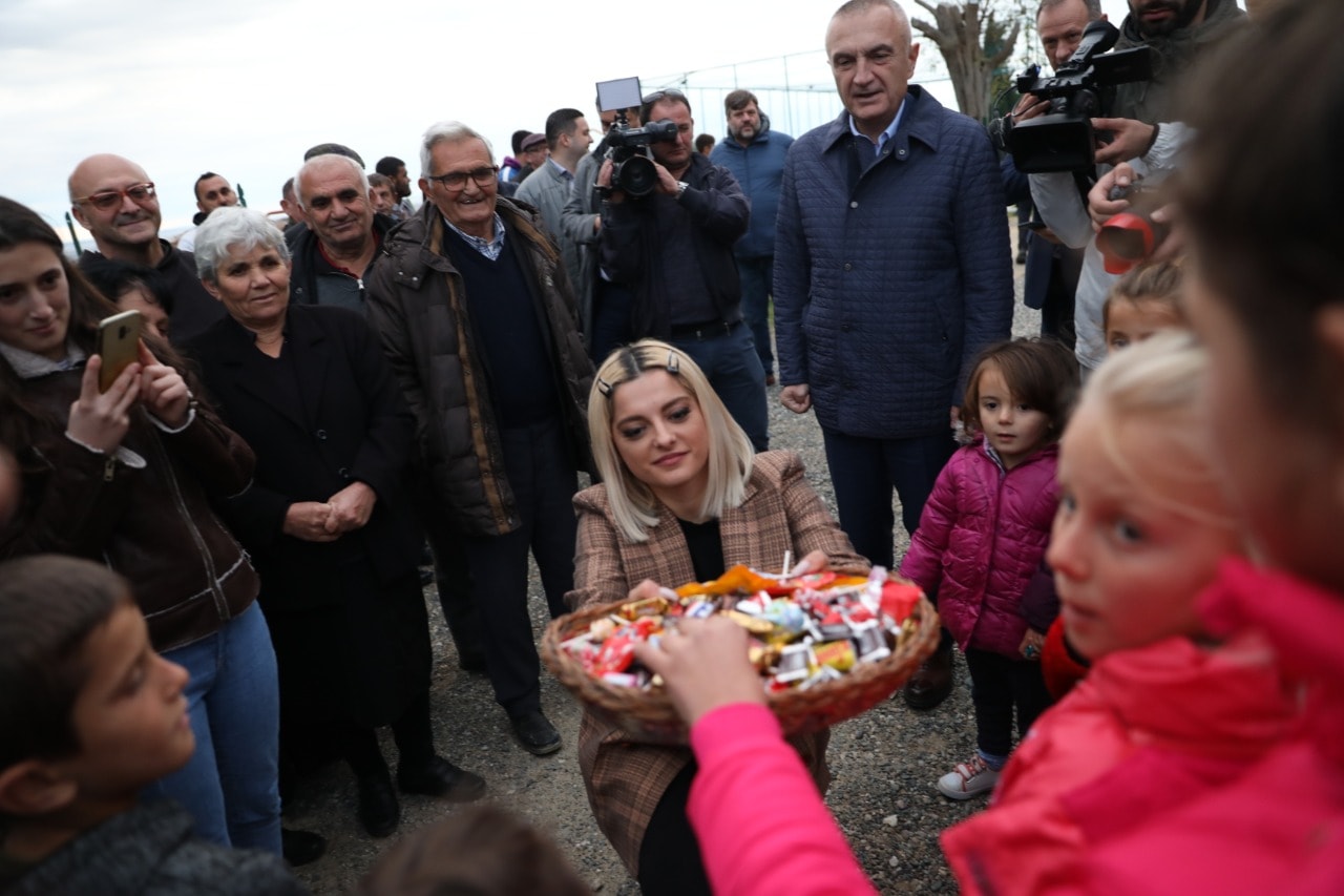 “Vuri zemrën në këtë aksion”, Meta: Mirënjohje për këngëtaren Bebe Rexha