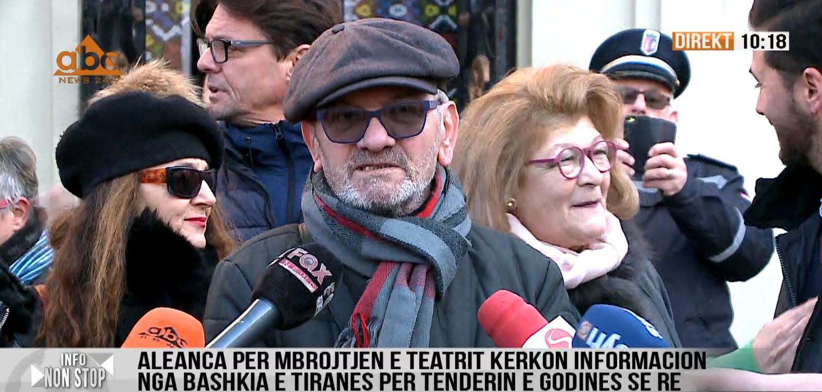 Aleanca për Mbrojtjen e Teatrit në protestë, aktorët Mehdi Malko, Justina Aliaj e Neritan Licaj: Kemi ardhur si çetë, do të vijmë si regjiment