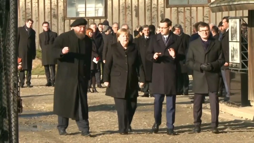 “Më vjen turp”, Merkel viziton Auschwitz: Nuk duhet të harrohet tmerri i kampeve naziste të përqendrimit