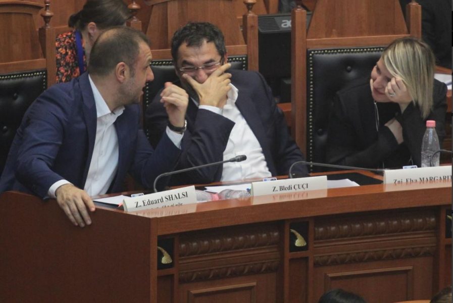 S’keni ardhur për muhabete këtu”, Ruçin nuk e mbajnë nervat: Do t’ju nxjerrë jashtë po mbani qetësi