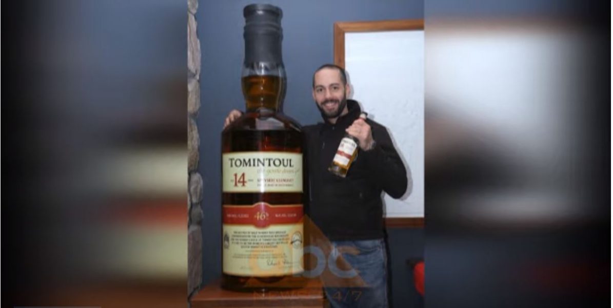 Whisky i rekordeve, shitet në ankand 18 mijë euro shishja më e madhe në botë