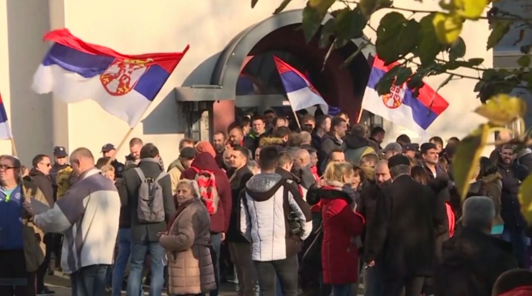 Arrihet marrëveshja, shtyhen zgjedhjet në Serbi, vendoset një tjetër datë