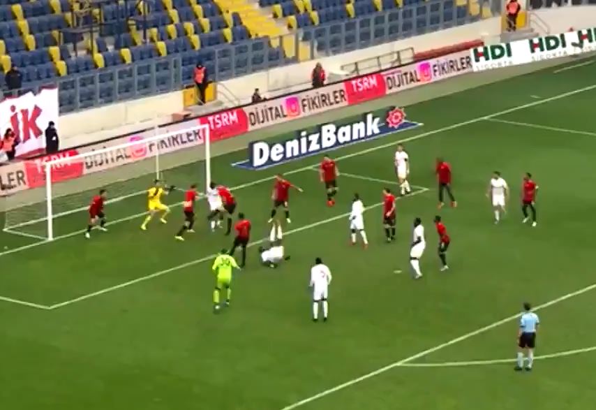 VIDEO | Ky gol është një perlë, çmendet edhe komentatori