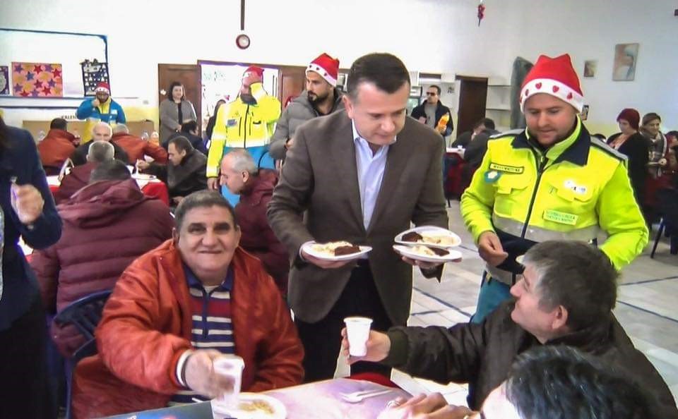 SP Balla, lunch with psychiatric hospital patients for Christmas