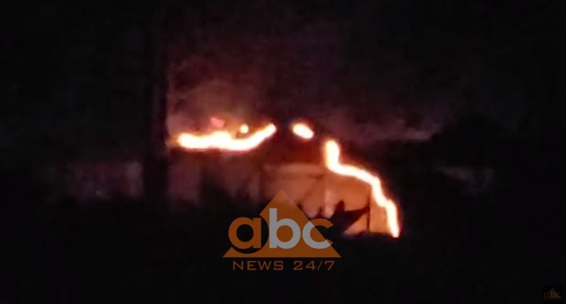 VIDEO / Zjarr masiv në Vlorë, shkrumbohet një lokal