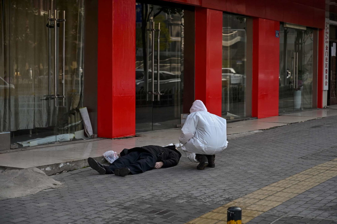 FOTO/ Njerëzit po vdesin rrugëve, koronavirusi përhapet me shpejtësi