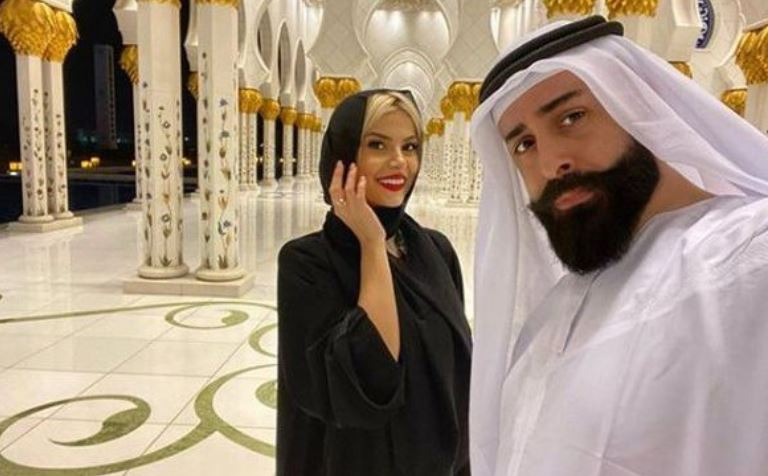 FOTO/ Pushimet në Abu Dhabi: Marina mbulohet me shami, Geti bëhet si sheik