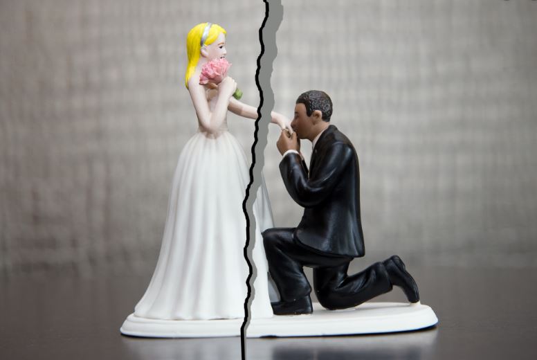 Tetë arsyet më të çuditshme të divorceve në botë