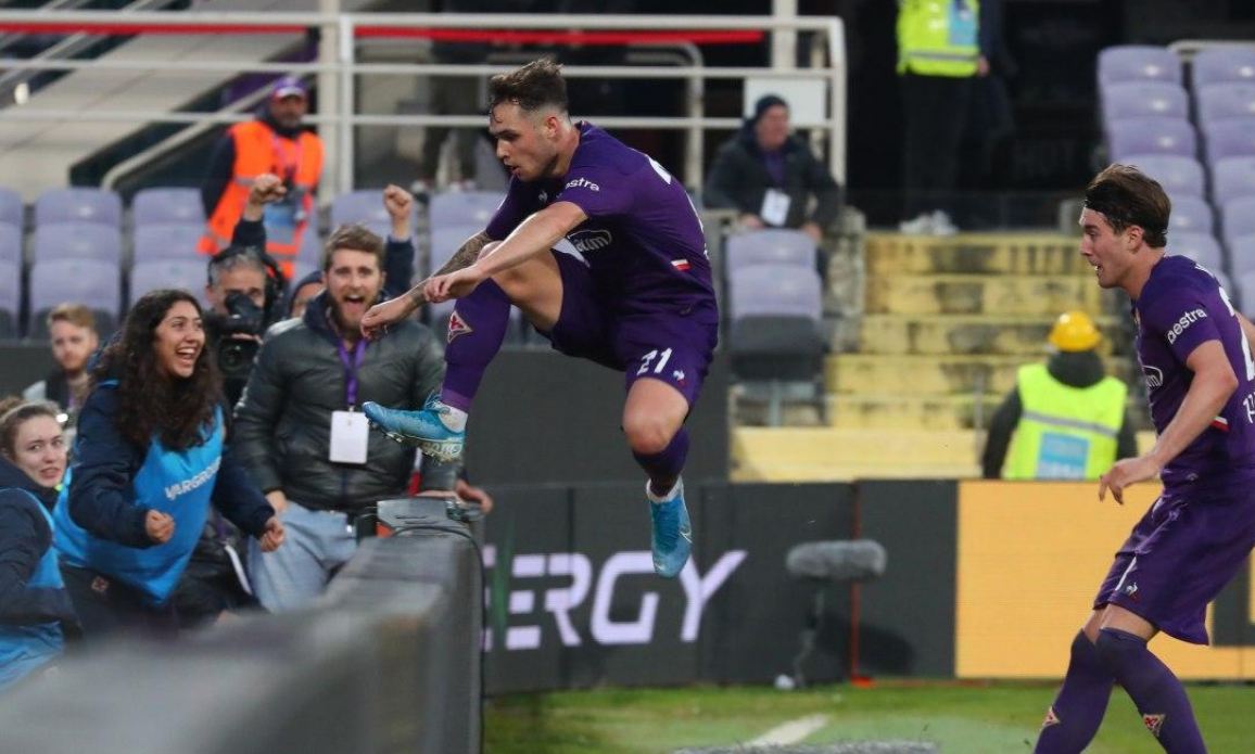 VIDEO | Fiorentina ia del me të kuqe, mposht Atalantën dhe kualifikohet