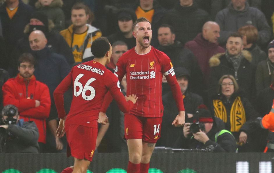 VIDEO | Liverpool e nis zjarr, kapiteni Henderson ndëshkon “Ujqërit”